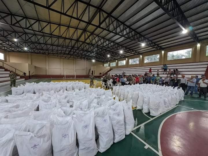 Gobernación de Ñeembucú brindó asistencia a 300 familias en San Juan Ñeembucú.