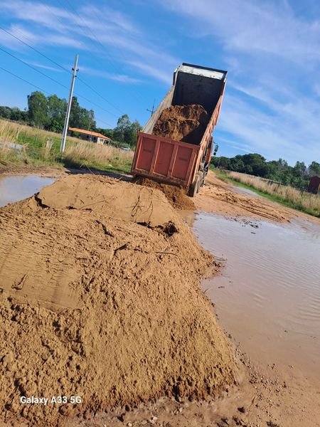 Trabajos de bacheo de caminos en el tramo: Desmochados a Villalbin