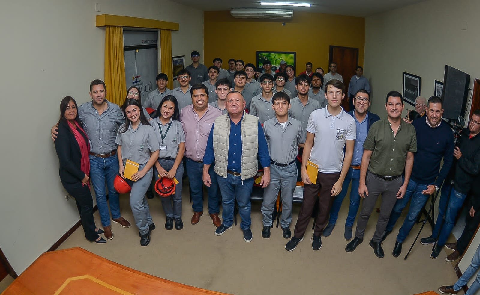 23 alumnos del Colegio Técnico Juan XXIII realizaron pasantía laboral en la Central Hidroeléctrica Yacyretá.